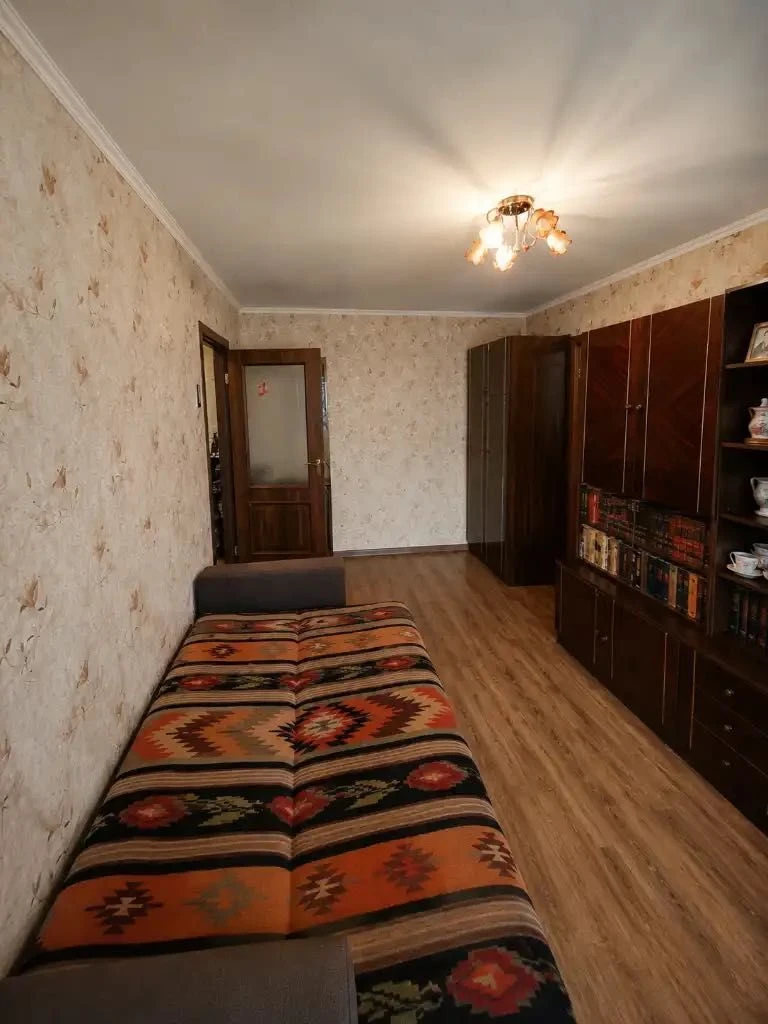 Продам 2к квартиру Поля пр. 143 а