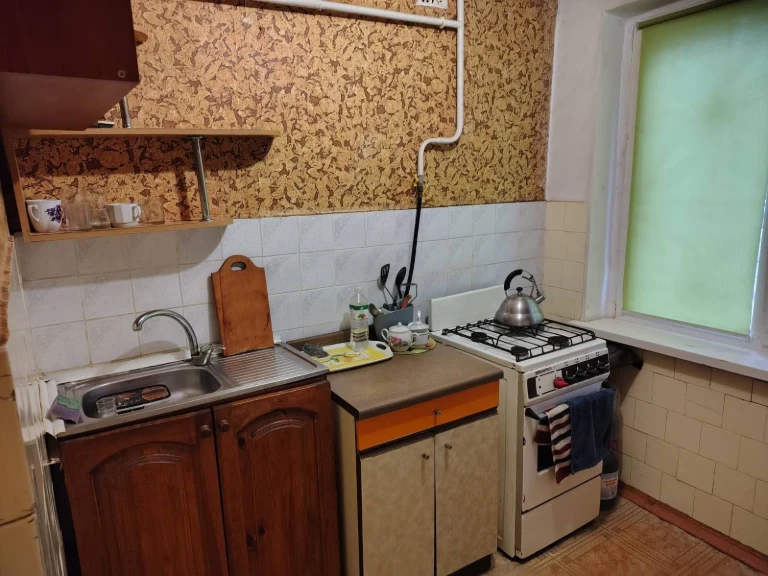 Продається 2-кімнатна квартира в будинку на Ватутина, 66