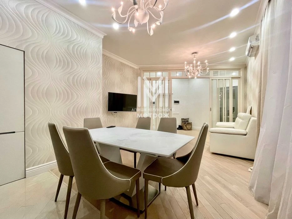 Stylish two-bedroom apartment for sale in the Lyapunov Center Shatilovka residential complex.