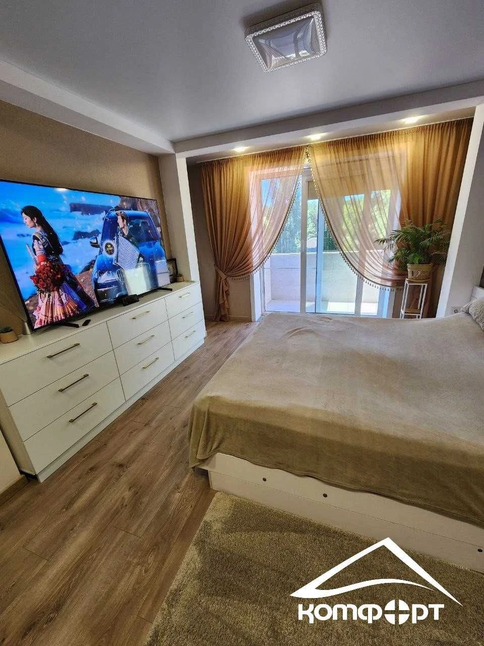 Продам 3-кімнатну квартиру в Єреванському районі
