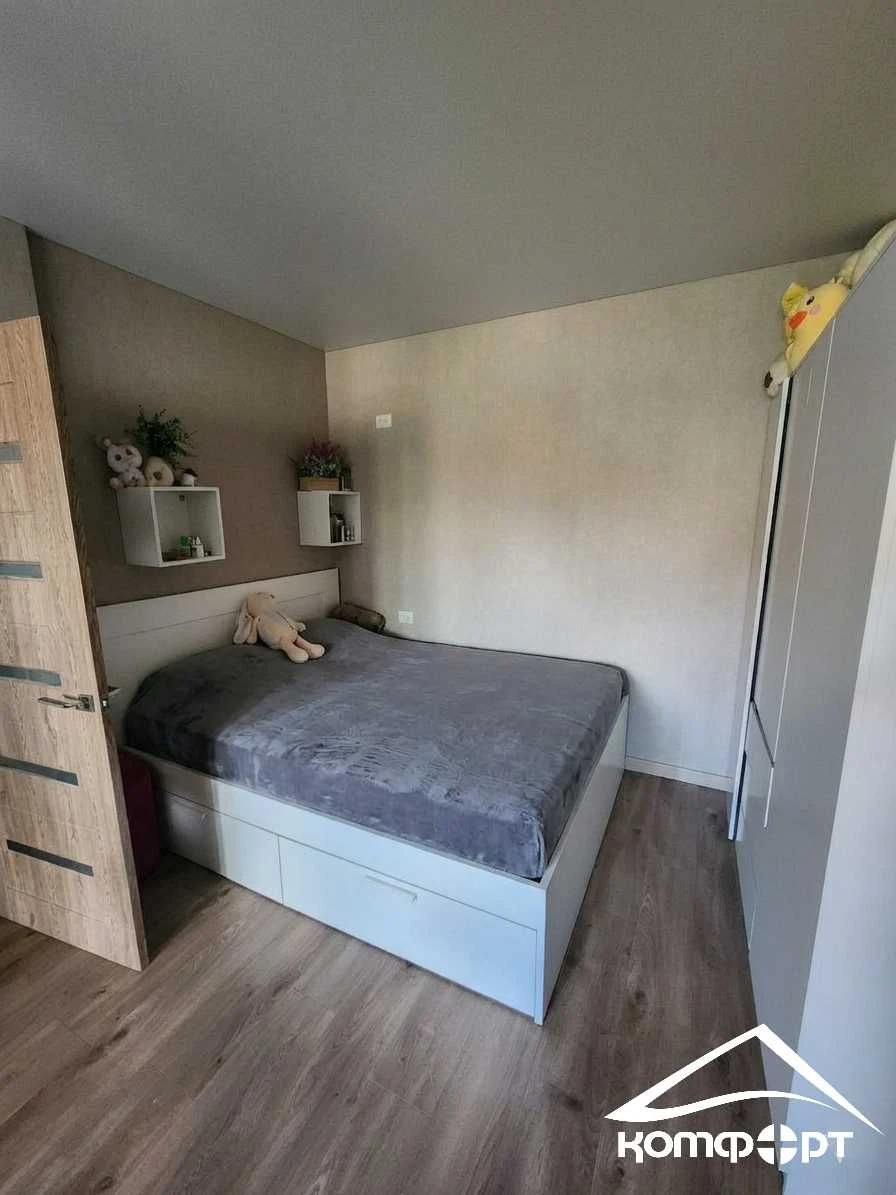 Продам 3-кімнатну квартиру в Єреванському районі