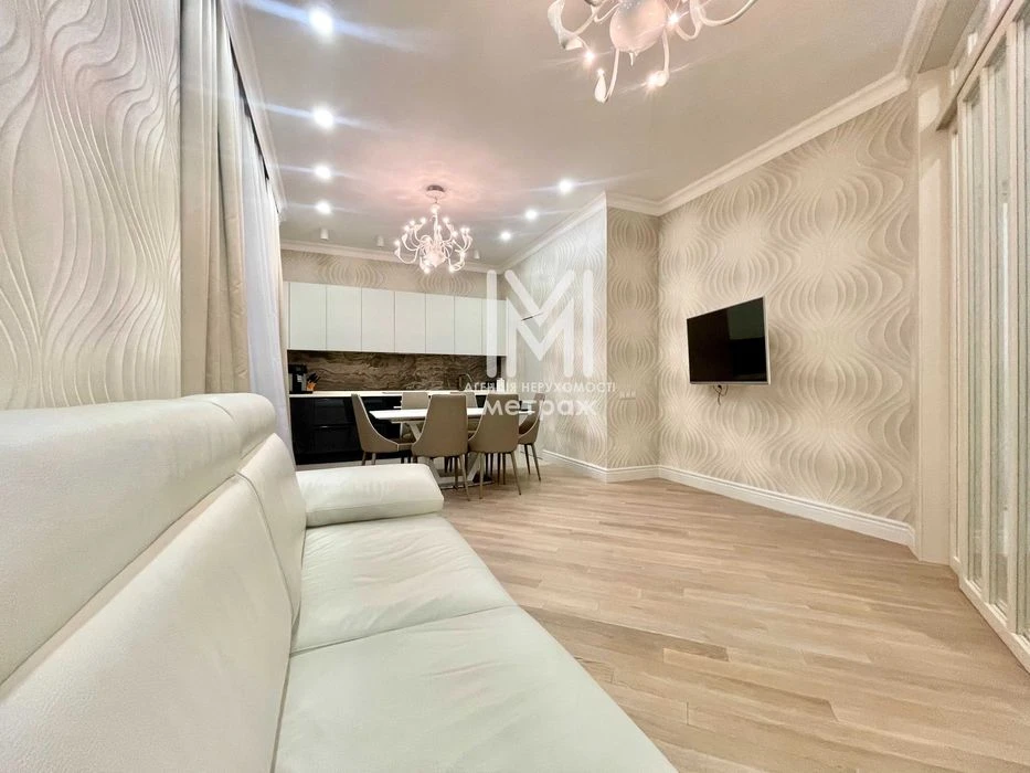 Stylish two-bedroom apartment for sale in the Lyapunov Center Shatilovka residential complex.