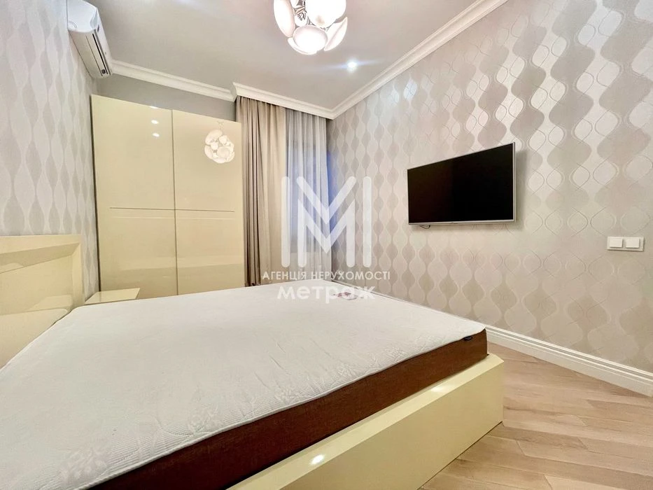 Stylish two-bedroom apartment for sale in the Lyapunov Center Shatilovka residential complex.