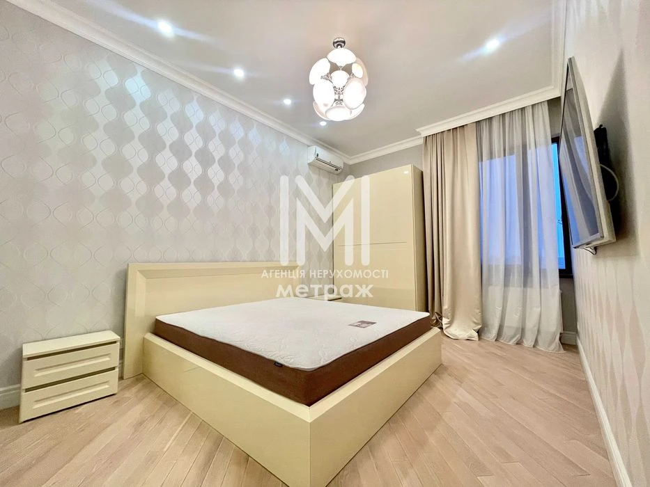 Stylish two-bedroom apartment for sale in the Lyapunov Center Shatilovka residential complex.