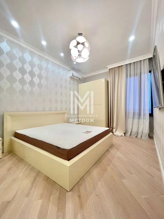 Stylish two-bedroom apartment for sale in the Lyapunov Center Shatilovka residential complex.