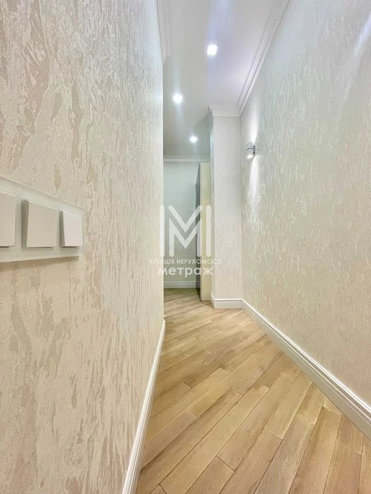 Stylish two-bedroom apartment for sale in the Lyapunov Center Shatilovka residential complex.