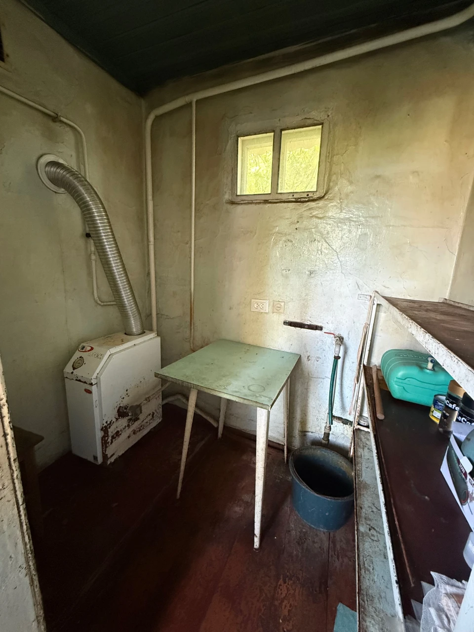 For Sale: House with Gas