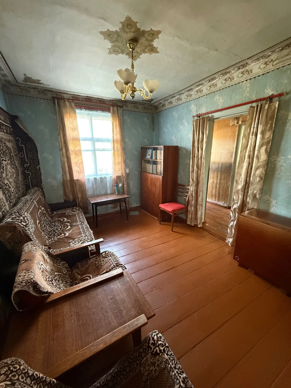For Sale: House with Gas