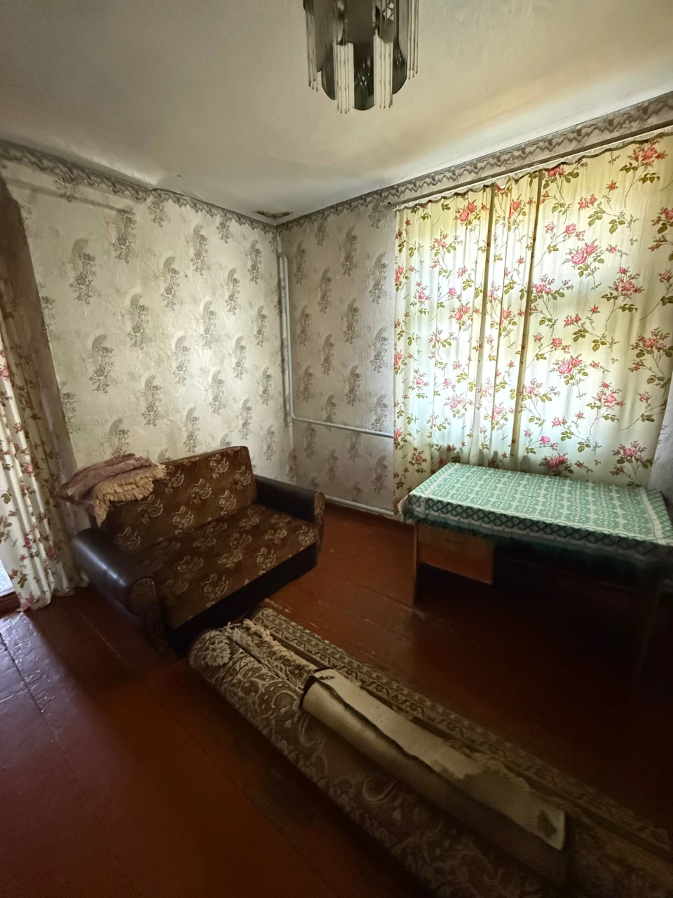 For Sale: House with Gas