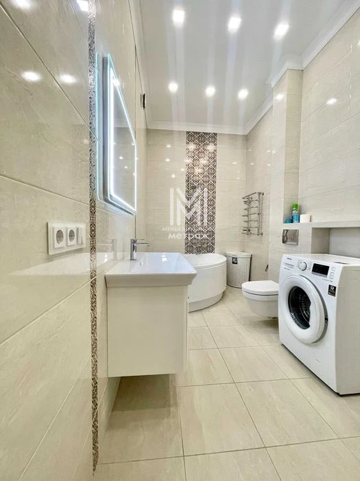 Stylish two-bedroom apartment for sale in the Lyapunov Center Shatilovka residential complex.