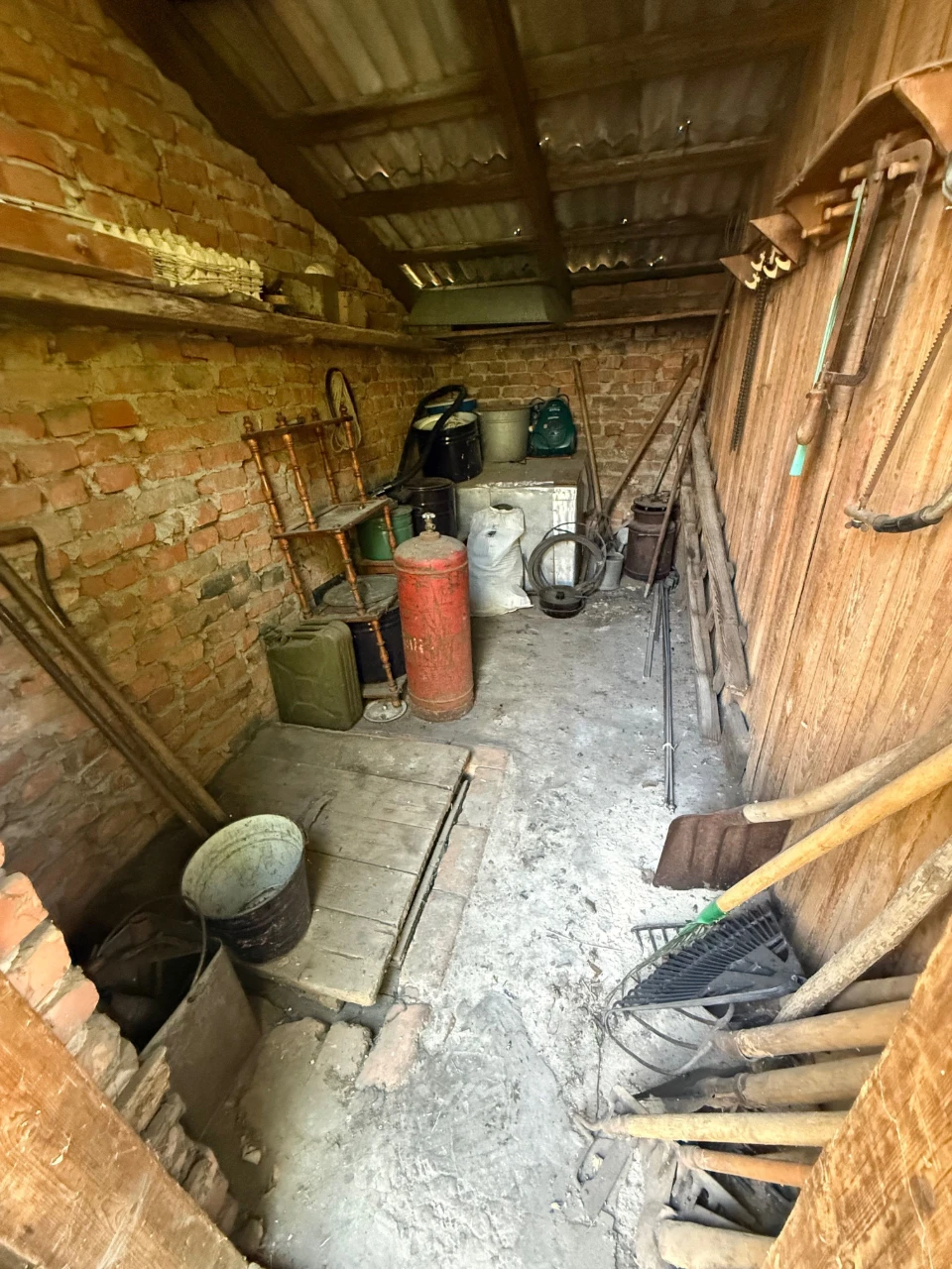 For Sale: House with Gas