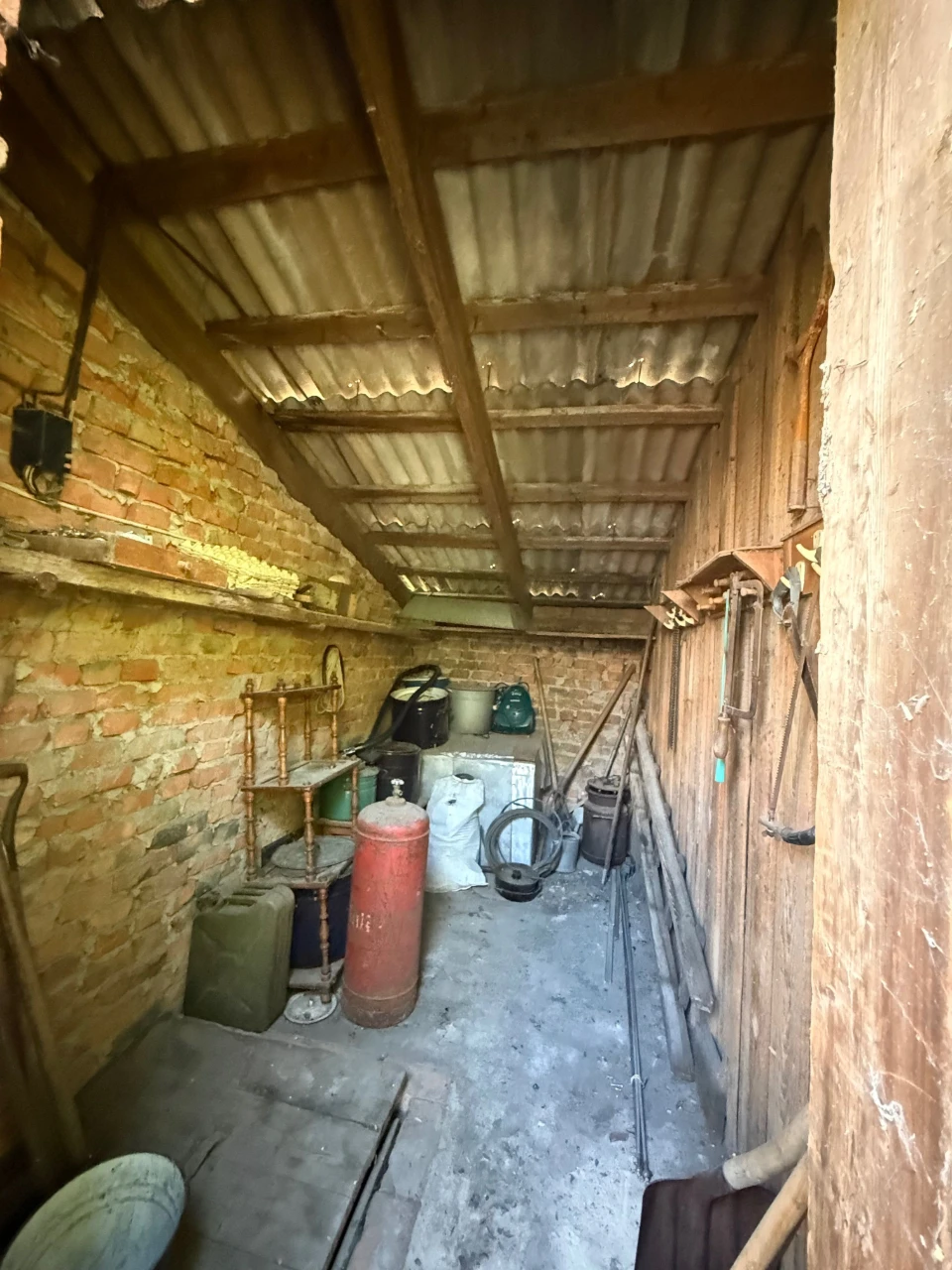 For Sale: House with Gas