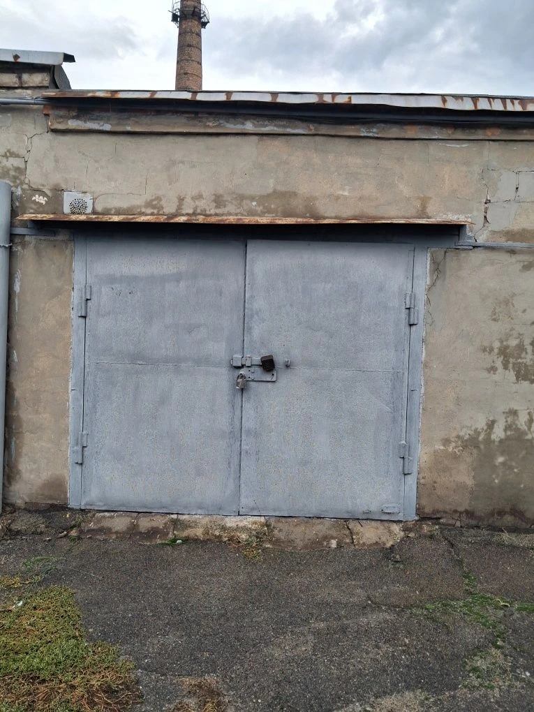 Garage for Sale/Garage for Sale