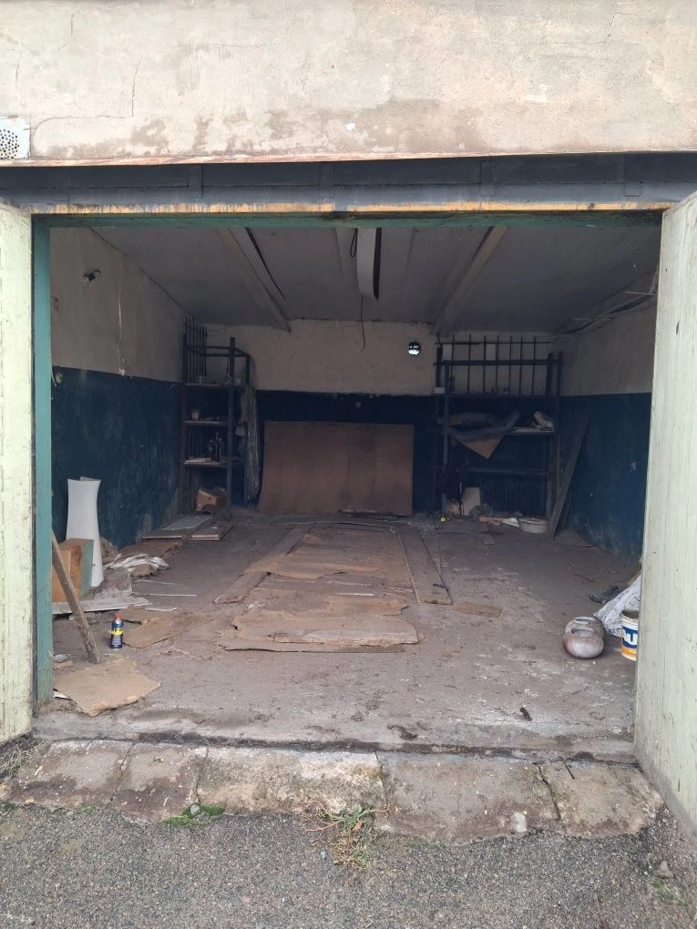 Garage for Sale/Garage for Sale