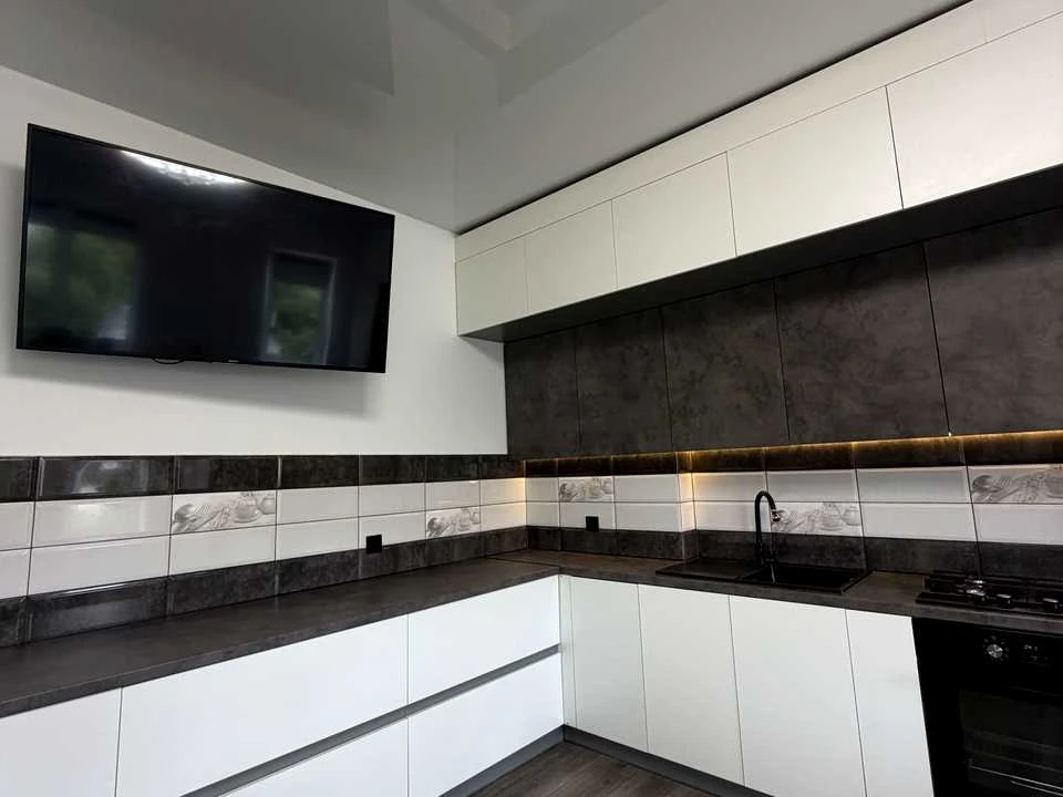 Apartment. Ivano-Frankivsk, Sofiivka street.