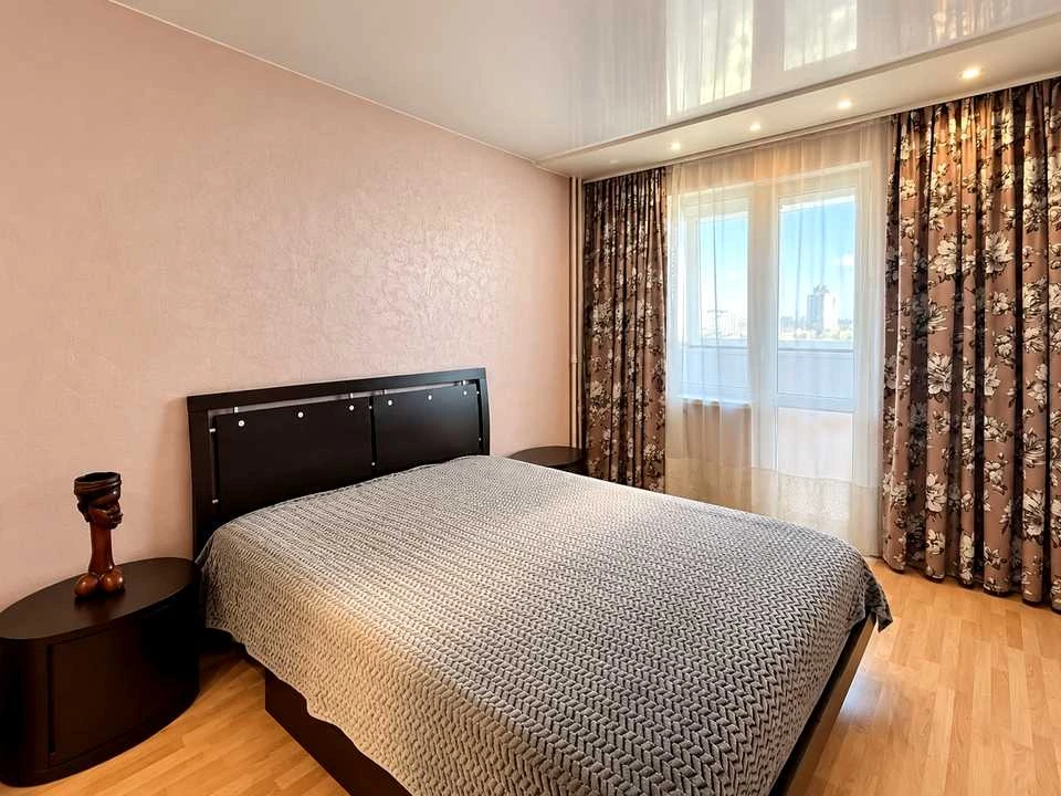 Apartment. Kyiv, Olona Avenue