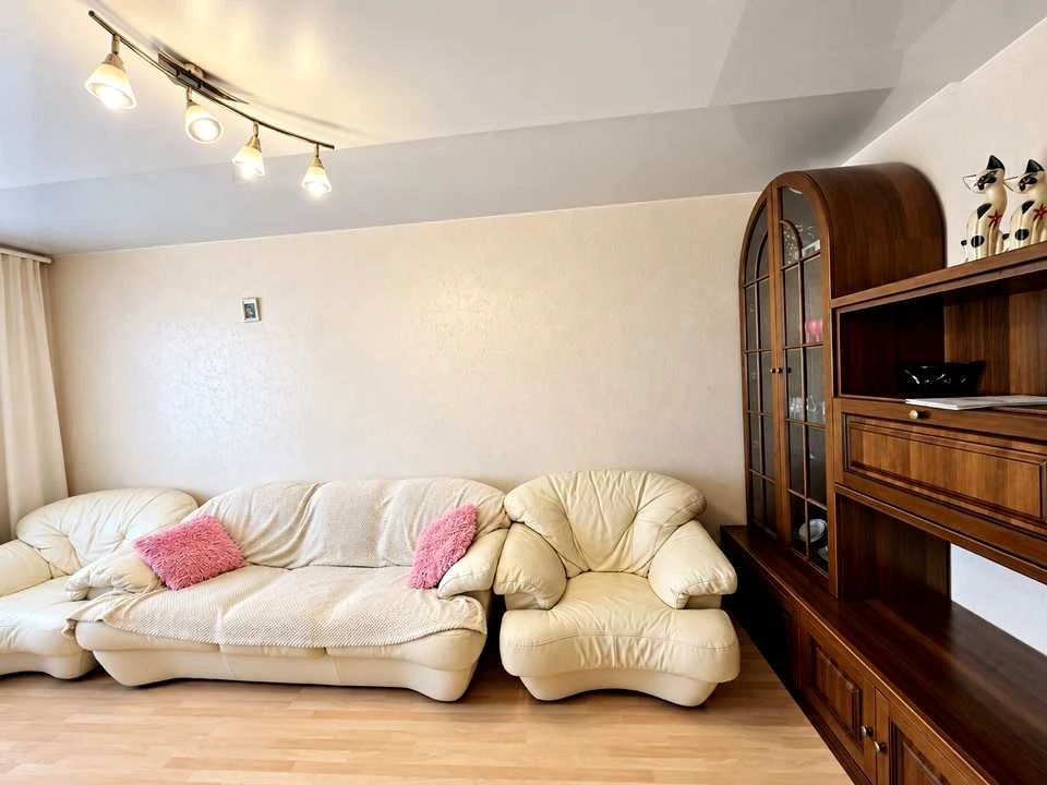 Apartment. Kyiv, Olona Avenue