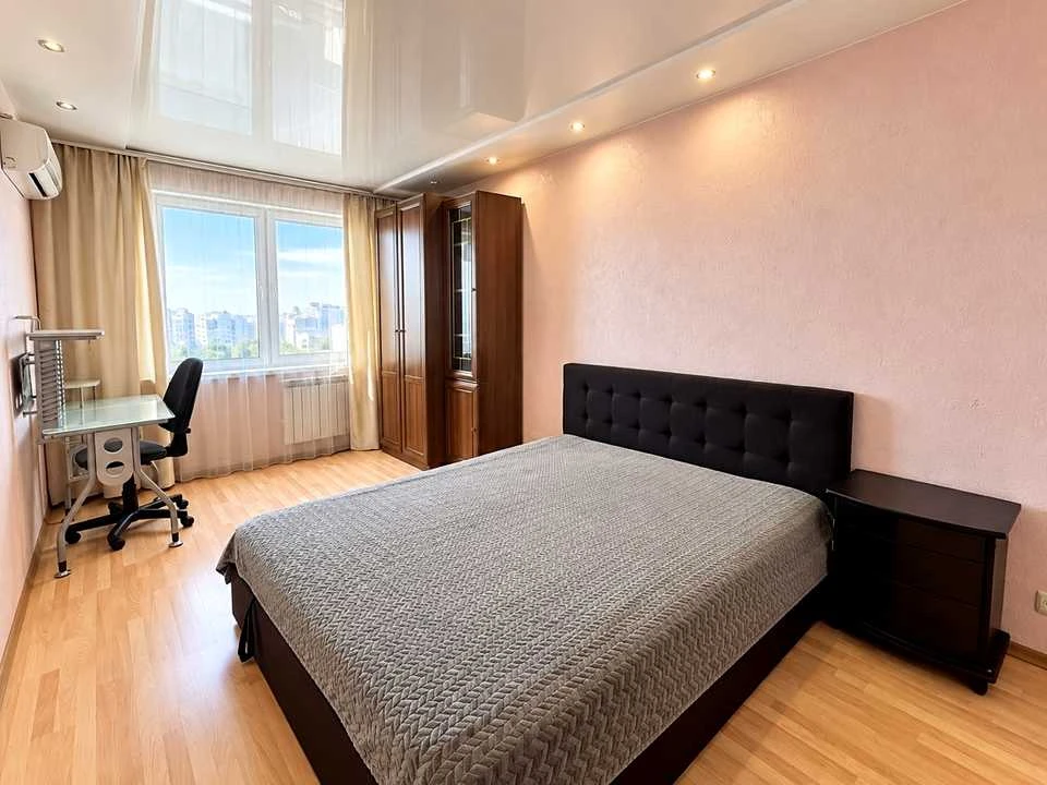 Apartment. Kyiv, Olona Avenue