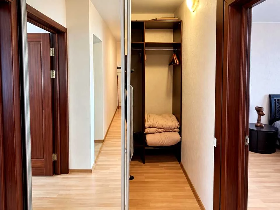 Apartment. Kyiv, Olona Avenue
