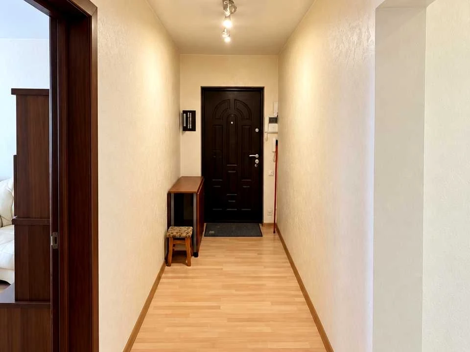 Apartment. Kyiv, Olona Avenue