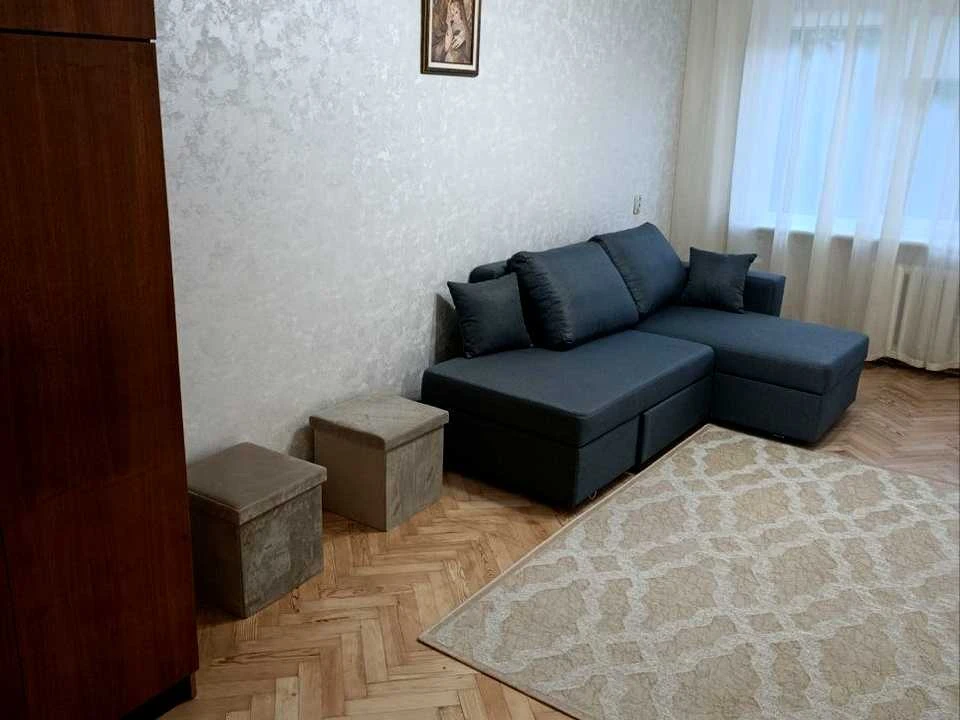 Квартира. Київ, вулиця Мілютенка