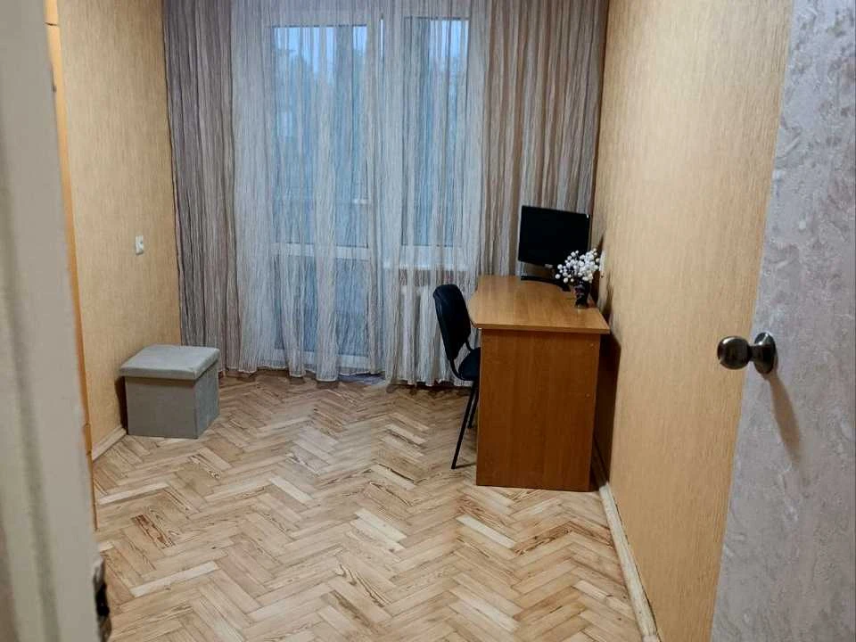 Квартира. Київ, вулиця Мілютенка