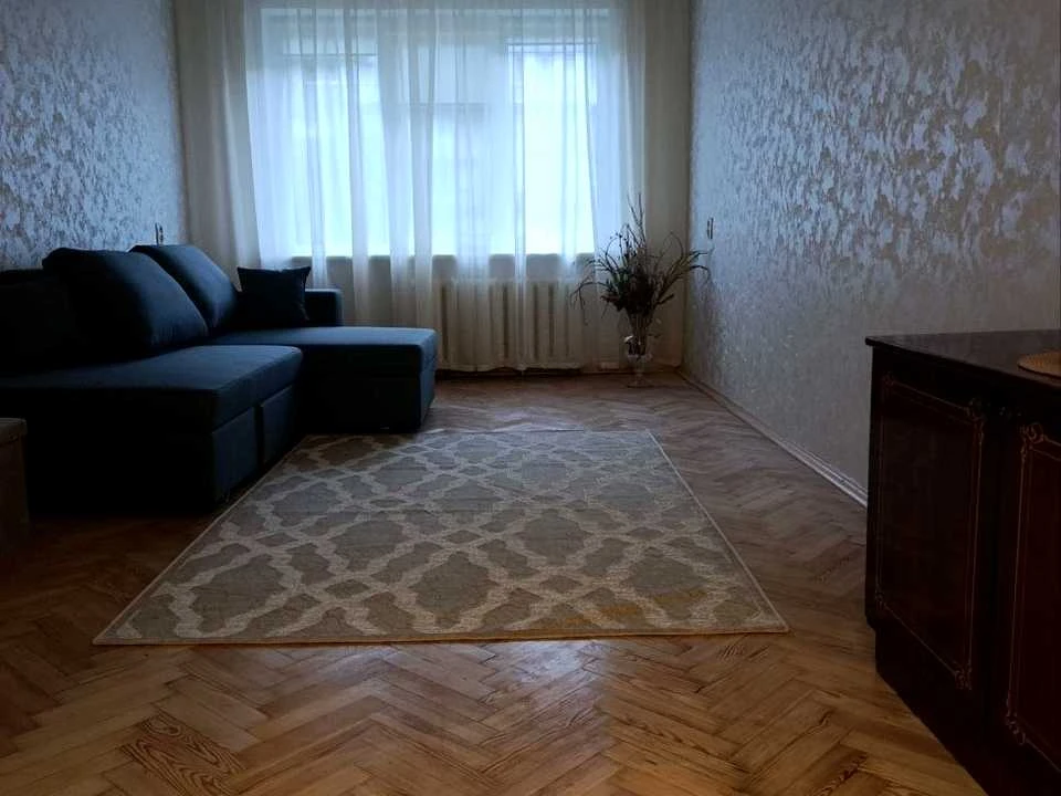 Квартира. Київ, вулиця Мілютенка