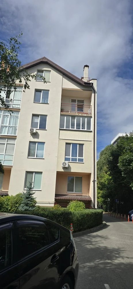 Продаж великої квартири 132 м² в ЖК «Казка» Новосілки