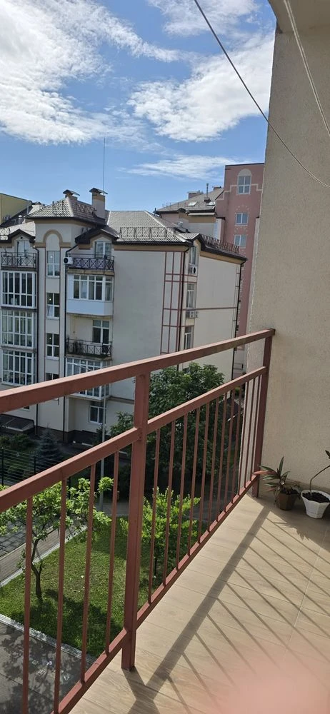 Продаж великої квартири 132 м² в ЖК «Казка» Новосілки