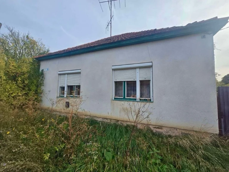 Продажа дома в г.Береговое, 85 кв.м. Участь 5 соток.
