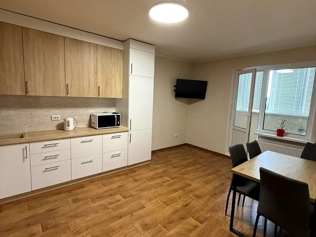 Оренда квартири 2-кімн. 73 м² 10/25 пов.