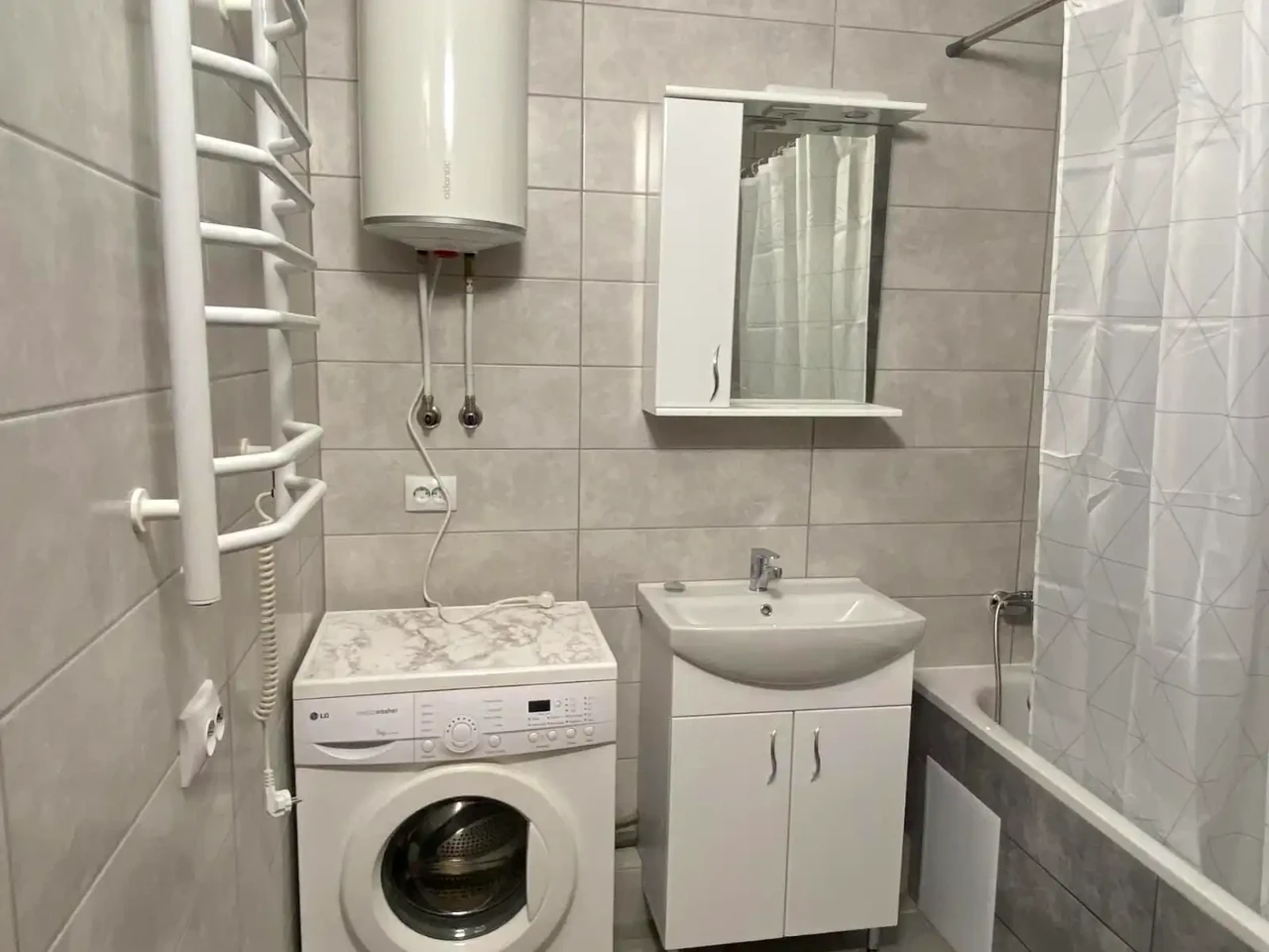 Оренда квартири 2-кімн. 73 м² 10/25 пов.