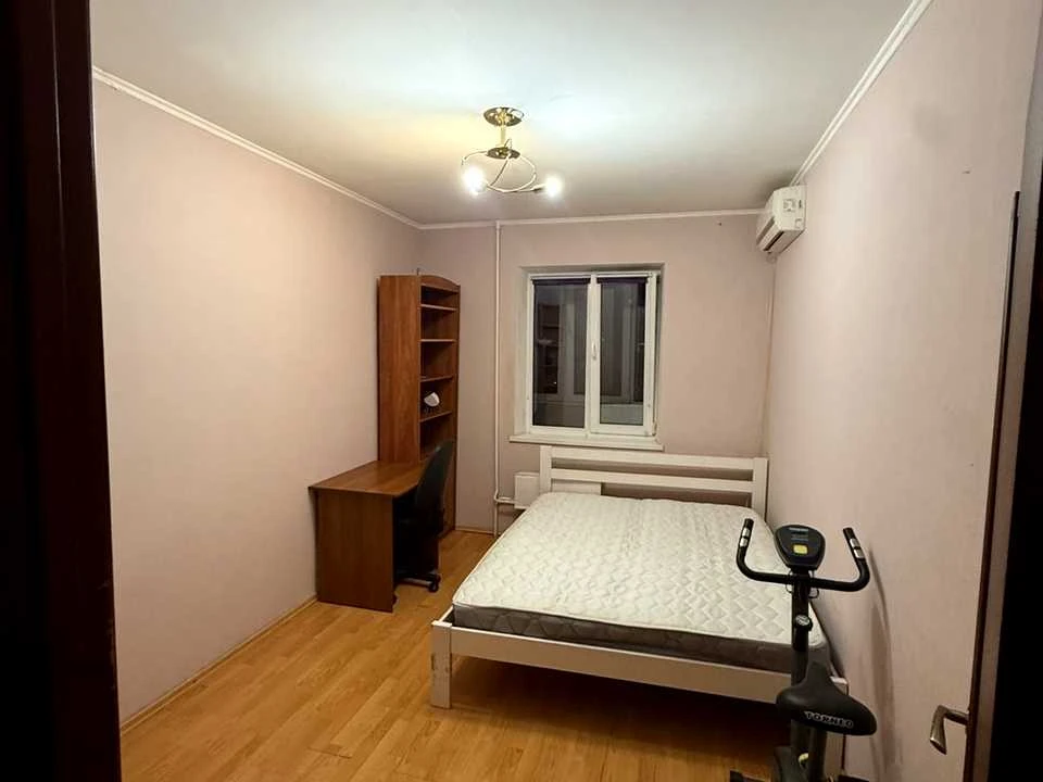 Apartment. Kyiv, Chornobylska St.