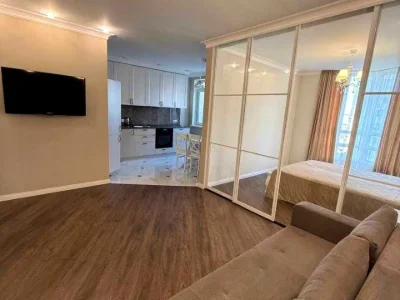 Apartment. Kyiv, Berezayskyi Prospect.