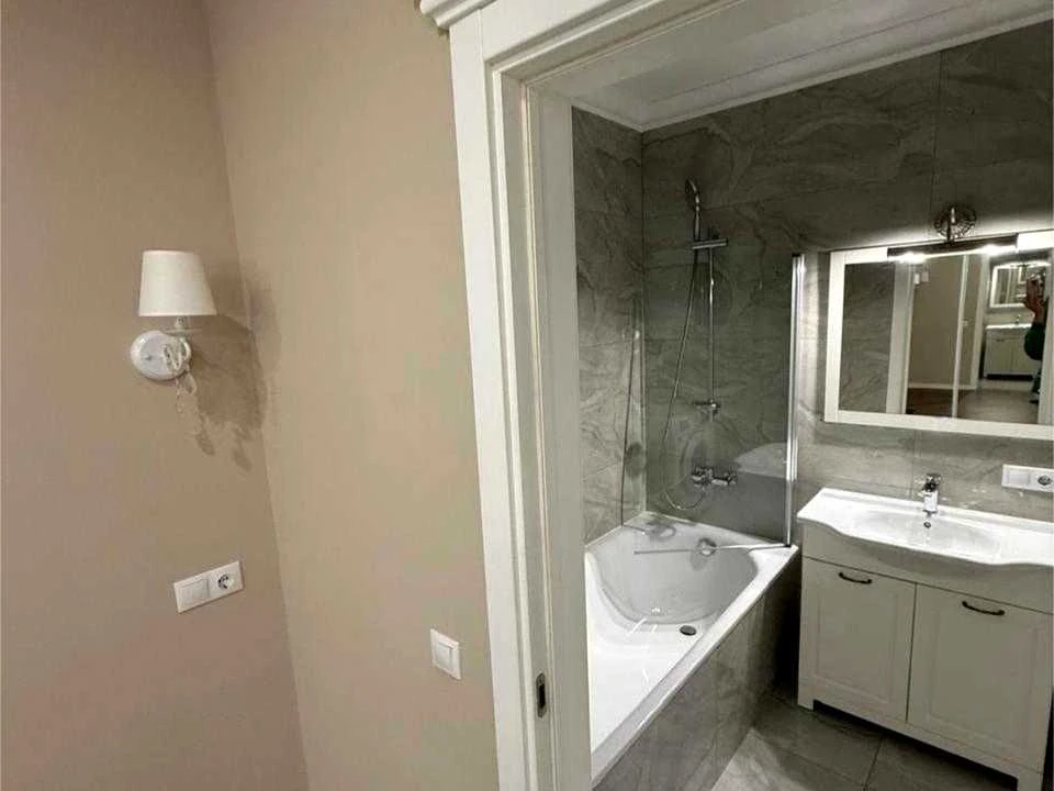 Apartment. Kyiv, Berezayskyi Prospect.
