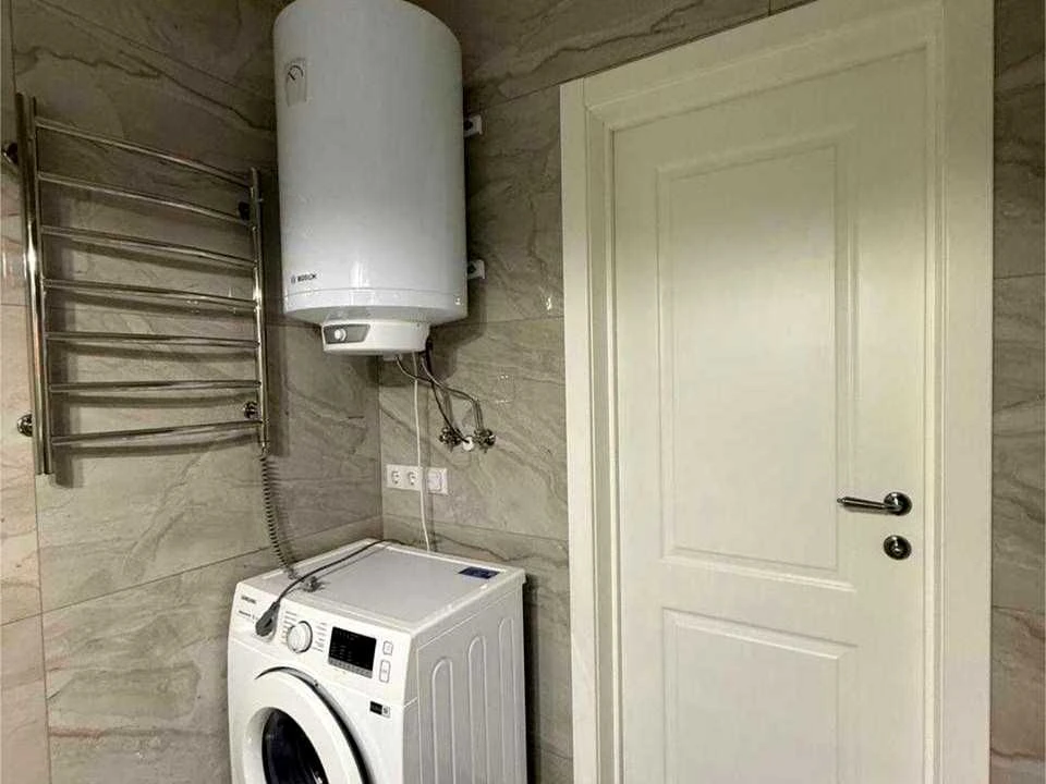 Apartment. Kyiv, Berezayskyi Prospect.