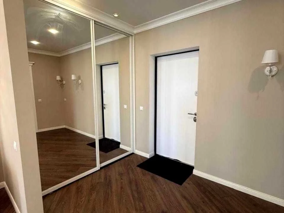 Apartment. Kyiv, Berezayskyi Prospect.