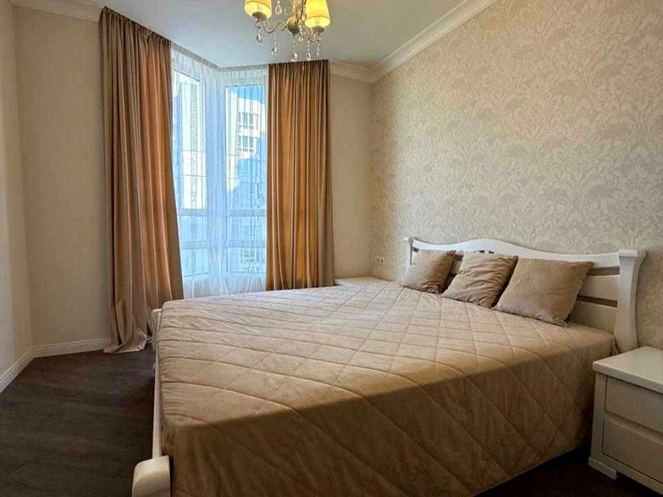 Apartment. Kyiv, Berezayskyi Prospect.