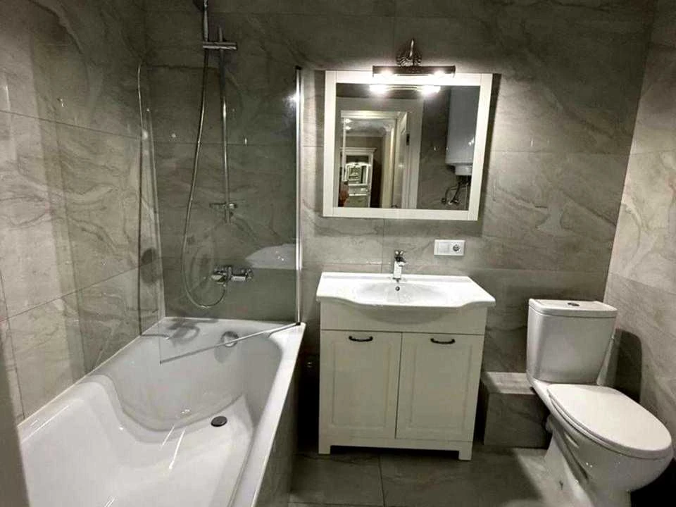 Apartment. Kyiv, Berezayskyi Prospect.