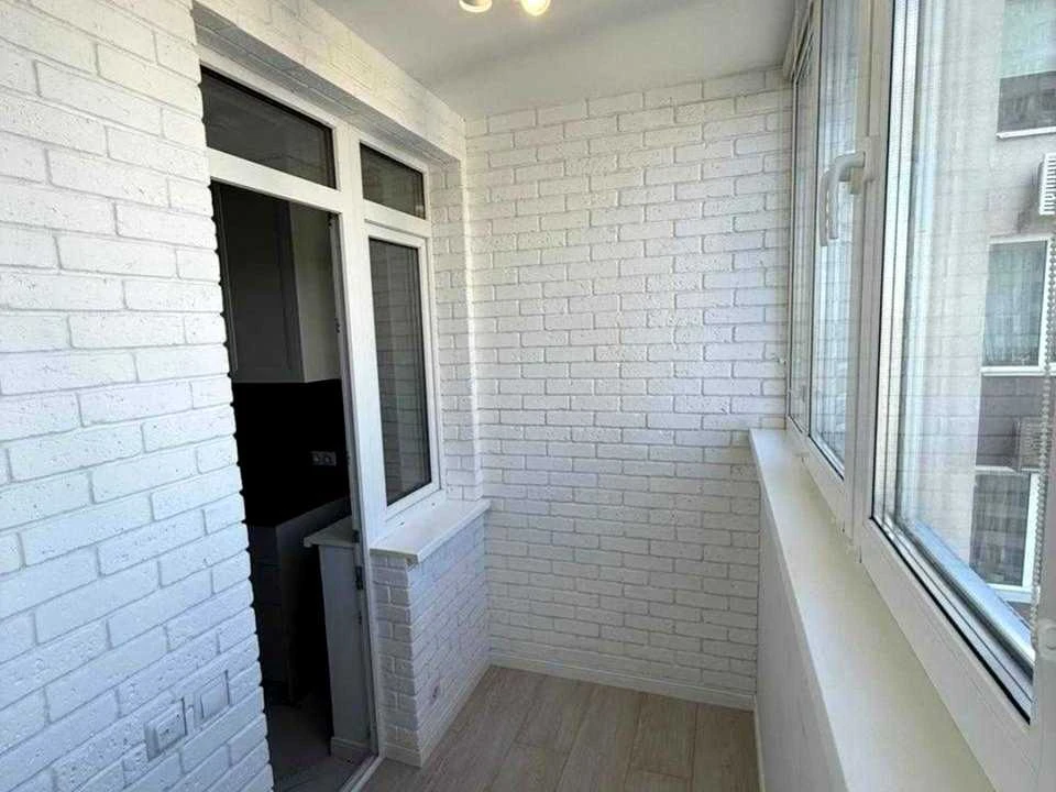 Apartment. Kyiv, Berezayskyi Prospect.