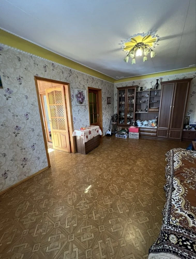 For sale: 2/3 share of an apartment