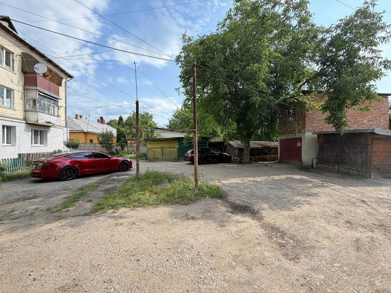 Продаж цегляного гаража з підвалом, вул. Дрогобицька, Стрий