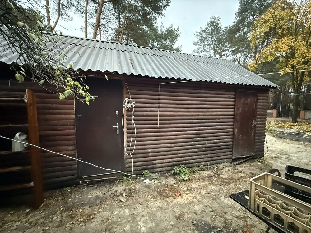 For Sale Wooden Building 50 m² for Demolition and Transportation