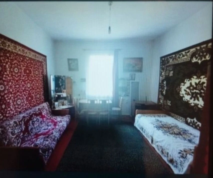 For Sale: House in Hayesin