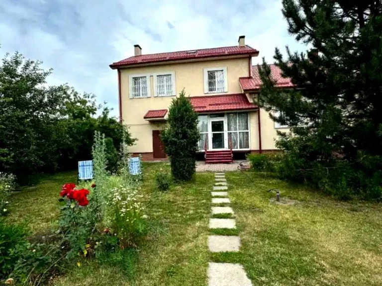 Будинок. Підгородне, Джерельна