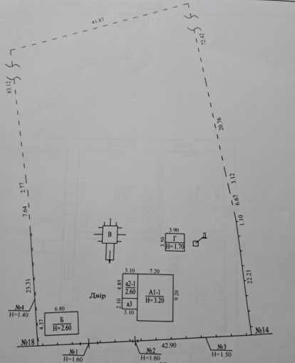 For sale: 3-room house with all amenities. Plot of 50 acres.