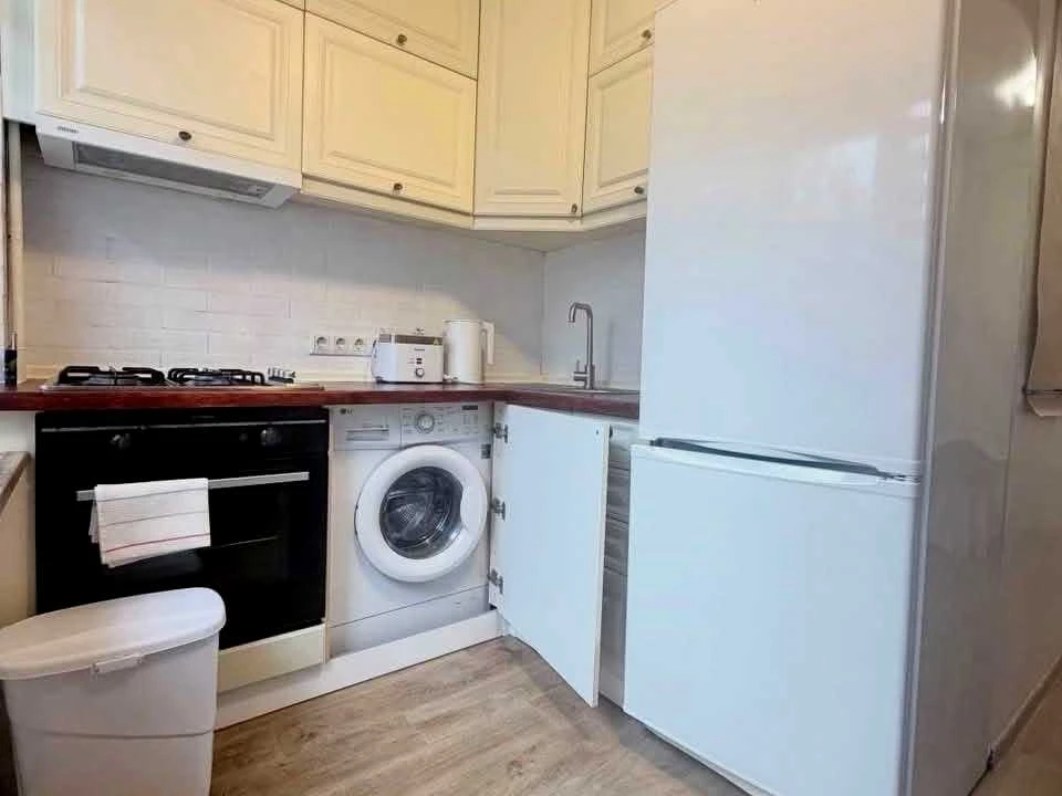 Apartment. Solomyanska St.