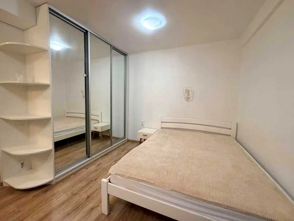 Apartment. Solomyanska St.