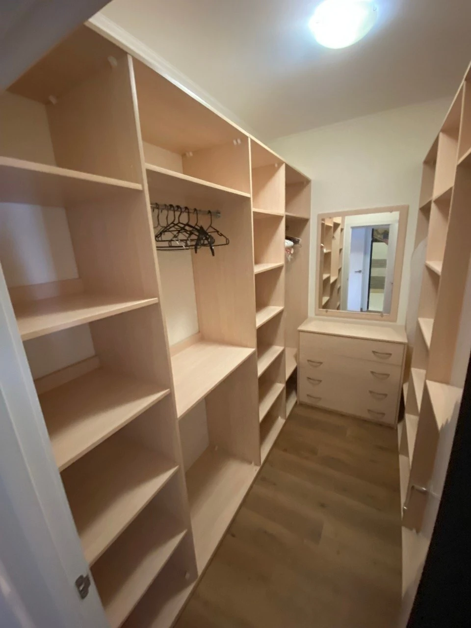 Sale of a 3-bedroom apartment 140 sq m, Khlovy Uzviz, 7