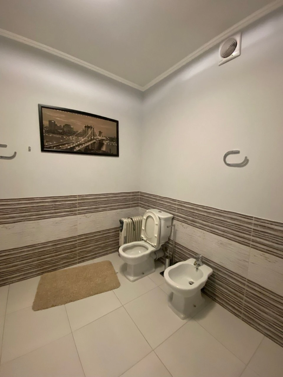 Sale of a 3-bedroom apartment 140 sq m, Khlovy Uzviz, 7